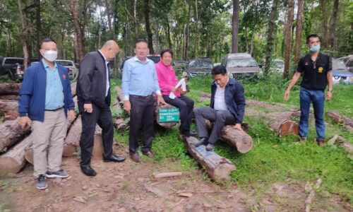 มุกดาหารคณะกรรมาธิการป้องกันและปราบปรามการทุจริตประพฤติมิชอบลงพื้นที่ตรวจสอบการบุกรุกป่าสงวนแห่งชาติ