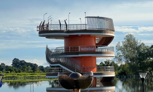 ศรีสะเกษ น้ำทะลักท่วมสวนสาธารณะกุดหวาย อนุสรณ์ 239 ปี ศรีสะเกษมูลค่ากว่า 140 ล้านบาทจมใต้น้ำ