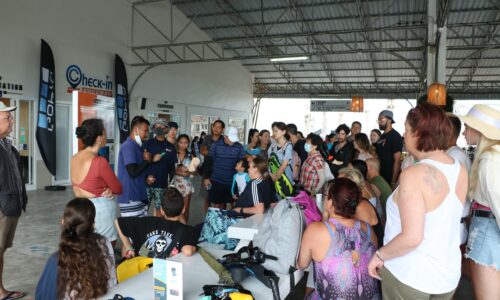 พังงา-เปิดแล้ว…หมู่เกาะเกาะสิมิลัน นักท่องเที่ยวไทยเทศแห่ลงเรือไปชมความสวยงามอย่างคึกคัก