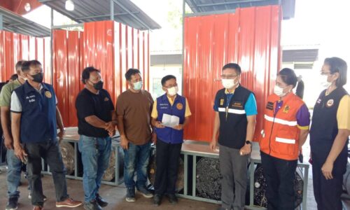 พิษณุโลก ผวจ.พิษณุโลก ส่งมอบสุขาลอยน้ำ ขององค์การบริหารส่วนตำบลชุมแสงสงคราม จำนวน 7 หลัง