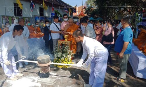 พิษณุโลก ทำบุญกฐินสามัคคีและเททองหล่อพระพระพุทธชิน