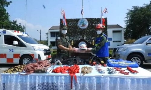 พังงา หน่วยบัญชาการต่อสู้อากาศยานและรักษาฝั่ง ส่งชุดครูฝึกค้นหาและกู้ภัยในเขตเมือง(USAR TEAM) พร้อมอุปกรณ์ เดินทางไปฝึกทบทวนและมอบอุปกรณ์