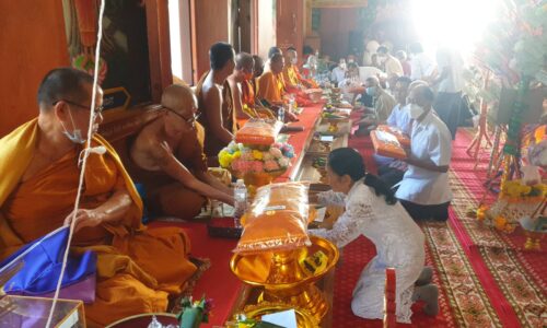 งานบุญทอด ทอดกฐินสามัคคี วัดดอยต่อแม่จันเชียงราย