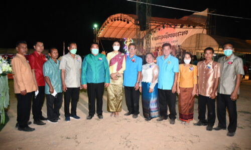 ศรีสะเกษ นายกขุนหาญจัดประเพณีลอยกระทงยิ่งใหญ่ตระการตาในคืนจันทรุปราคา