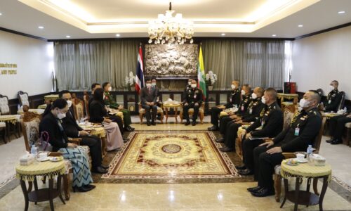 แม่ทัพภาคที่ 3 หารือข้อราชการกับผู้ว่าราชการจังหวัดนครสวรรค์