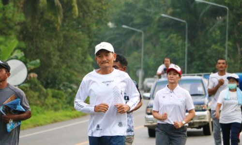 พังงา-อดีตสส.ไทยรักไทยหนึ่งเดียวภาคใต้ ออกวิ่งรณรงค์การเมืองสีขาว ขอเสียงสนับสนุน 6000คน