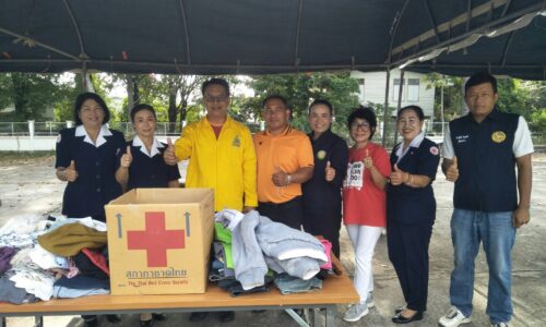 อำเภอดอนตาล ร่วมกับมูลนิธิการกุศลจังหวัดมุกดาหารและมูลนิธิป่อเต็กตึ๊ง กรุงเทพฯ มอบผ้าห่มกันหนาวและเครื่องอุปโภคบริโภค