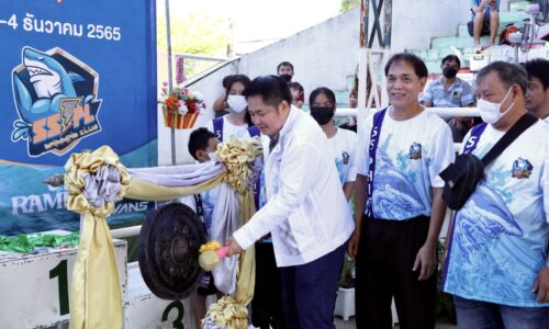 อบจ.พิษณุโลก ร่วมกับชมรมว่ายน้ำ SS Phitsanulok Swimming Club จัดการแข่งขันว่ายน้ำ