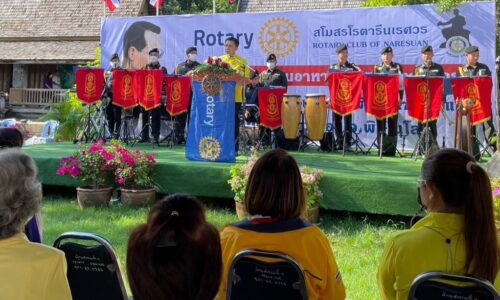 พิษณุโลก มทบ.39 สนับสนุนกิจกรรมปล่อยปลา ทานอาหารมังสวิรัติฟรี ชมดนตรีในสวน