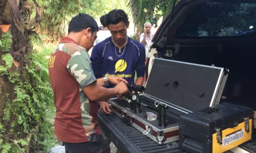 พังงา สัตวแพทย์ประจำโรงพยาบาลช้างกระบี่ เข้ายิงยาสงบช้างที่หลบหนีกว่า2วัน