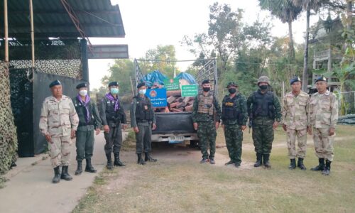 กกล.สุรศักดิ์มนตรี ตรวจยึดไม้หวงห้ามแปรรูป(ไม้พะยูง)