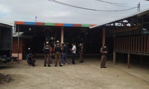 ศรีสะเกษ ผัวหึงโหดระแวงเมียปันใจกระหน่ำยิงดับคาบ้าน