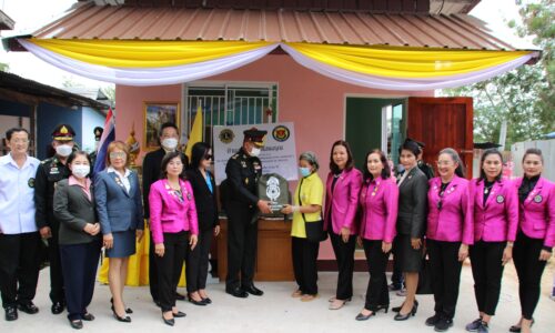 แม่ทัพภาคที่ 3 ส่งมอบบ้าน “สุขแรกแห่งแสงอรุณ” ให้กับผู้ประสบปัญหาที่อยู่อาศัย