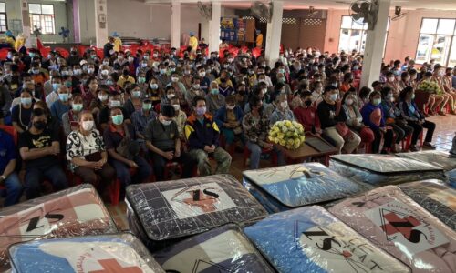 อำเภอไชยปราการ จังหวัดเชียงใหม่มอบผ้าห่มคนพิการผู้ชราคนยากจน500ผืน