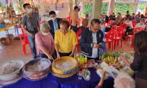 นายสงกรานต์​ จิตสุทธิภากร​ เลขารัฐมนตรีพัฒนาสังคมและความมั่นคงของมนุษย์ ลงเยี่ยมพี่น้องประชาชนชาวจังหวัดลำพูน