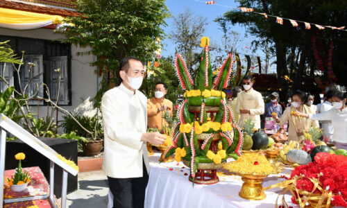 ศรีสะเกษ วิทยา  วิรารัตน์ นำชาวพุทธบวงสรวงท้าวเวสสุวรรณเทพผู้ยิ่งใหญ่ในท้าวจตุโลกบาลทั้ง 4