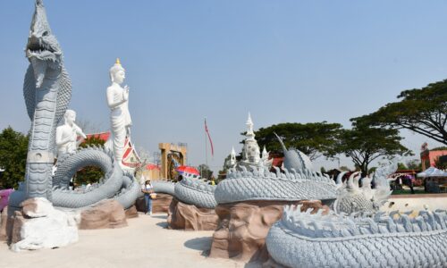 ศรีสะเกษ สภาวัฒนธรรมจังหวัดเชิญชมเกาะนาคเมืองบาดาลยิ่งใหญ่สวยงามที่วัดไตรสามัคคี