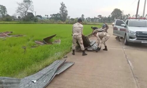 ศรีสะเกษ พายุถล่มภูสิงห์บ้านเรือนชาวบ้านพังยับ  26 หลัง นายอำเภอภูสิงห์เร่งเข้าไปตรวจสอบ