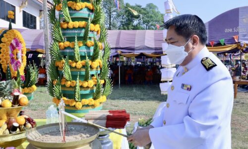 อบจ.พิษณุโลก ร่วมหล่อพระพุทธรูป ปรางค์สุโขทัย หน้าตัก 69 นิ้ว วัดวังโพรง อ.เนินมะปราง