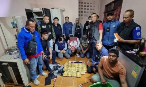 ศรีสะเกษ ชุดปฏิบัติการ 238 จับ 3 ผู้ต้องหาพร้อมยาบ้า 156,000 เม็ดยึดทรัพย์สินกว่า 2 ล้านบาท