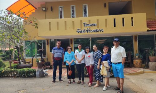 ทั่วไทยbyโกดำจะพามาพบกับ นางสาวกนกพร ศานติวรพษ์เจ้าของ จันท์จ้าวหลาวบีช รีสอร์ท รีสอร์ทสีเขียว