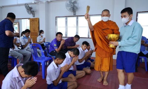 พิษณุโณก อบจ.พิษณุโลก ร่วมพิธีทำบุญหอพักนักเรียนหลังใหม่โรงเรียนกีฬา อบจ.พิษณุโลก