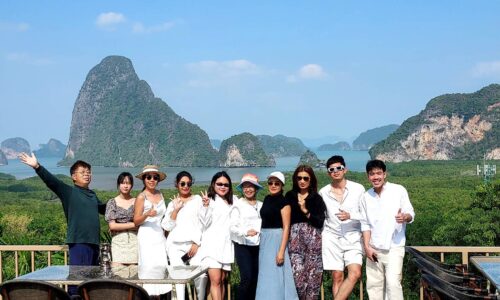 พังงา-ททท.นำคณะบล็อกเกอร์แต่งชุดบาบ๋าเที่ยวเมืองเก่าตะกั่วป่า หนุนการท่องเที่ยวในพื้นที่