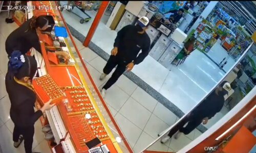 เชียงราย – คนร้ายชิงทองในห้างดัง แต่พลาด!