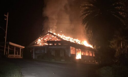 พังงา-ด่วน เกิดเหตุเพลิงไหม้อาคารในวิทยาลัยเกษตรและเทคโนโลยีวอดทั้งหลัง ตอนย่ำรุ่ง