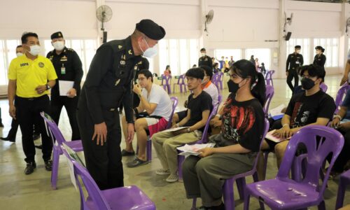 พิษณุโลก รองแม่ทัพภาคที่ 3 ลงพื้นที่สังเกตการณ์ ตรวจเลือกทหารกองเกิน​ประจำปี​ 2566