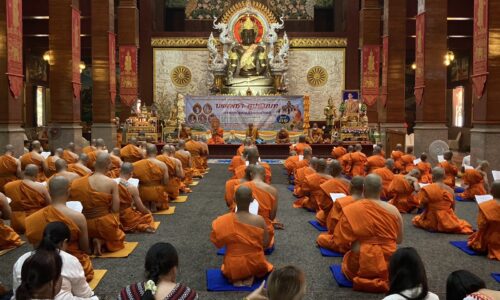 อำเภอไชยปราการ จังหวัดเชียงใหม่ บวชลูกแก้วส่างลองศึกษาธรรมฤดูร้อนเฉลิมพระเกียรติ