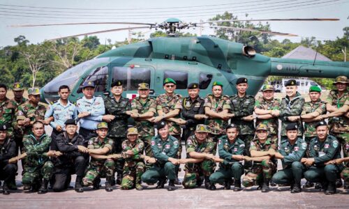 ศรีสะเกษ พล.ต.วีระยุทธ รักศิลป์ใช้ ฮ.รับส่งผู้บาดเจ็บส่ง รพ. เผยเป็นการฝึกร่วมระหว่างทหารไทย–กัมพูชา
