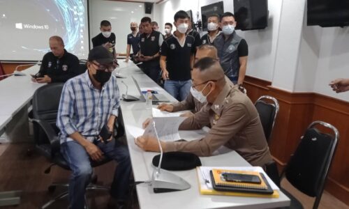 พิษณุโลก ผู้ต้องหาฆ่าผู้อื่นย่องมอบตัว ยืนยันความบริสุทธิ์หลัง ตำรวจกดดัน