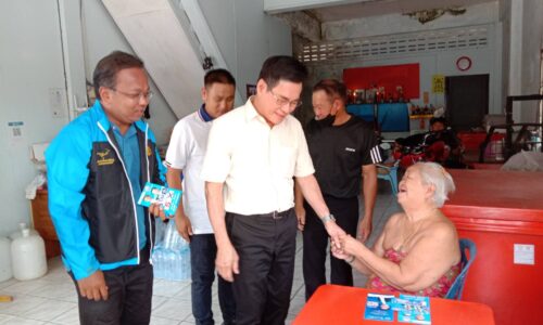 “จุรินทร์” ควง​ “ราเมศ” เดินสายขอคะแนนเสียงโค้งสุดท้าย เมินโพลทำลายกำลังใจ