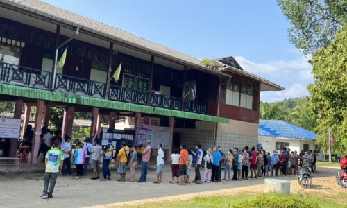 พังงาประชาชนระดับลากหญ้าออกมาใช้เลือกตั้ง เป็นไปอย่างคึกคัก