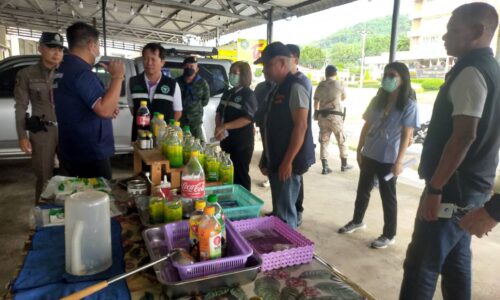 แม่จัน จนท.ออกตรวจร้านขายน้ำกระท่อมหลังมีชาวบ้านร้องเรียนสื่อ