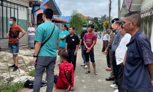 !!แม่สาย!! จับต่างด้าวหัวขโมย 2 แผ่นดิน ขึ้นย่องเบาเผลอหลับนอนใต้เตียงห้องนอนชั้นสอง