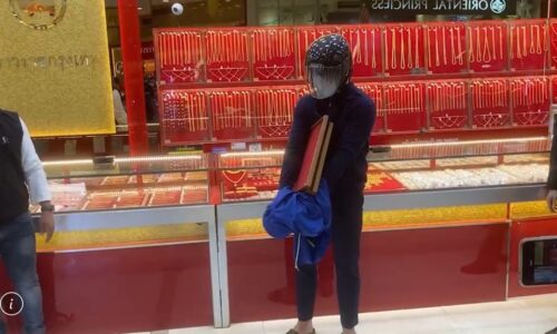 อำเภอฝาง จังหวัดเชียงใหม่ – นำตัวชิงทองโลตัสทำแผน