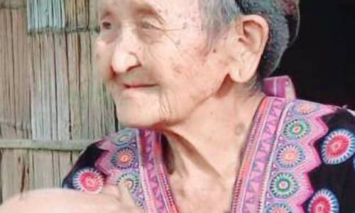 เชียงราย – ยายวัย 96 ปี ทิ้งไม้เท้ารองเท้า หายจากบ้านบนเขาปริศนา