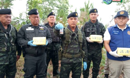 เชียงใหม่ – ทหารม้า ฉก.ไชยานุภาพ ปะทะเดือดแก๊งค้ายาชายแดนฝาง ยึดยาบ้า 4.5 แสนเม็ด