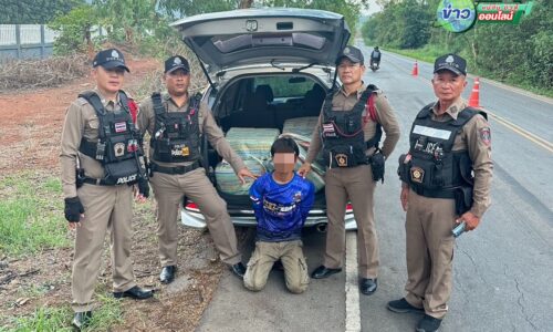 เชียงราย – ตร.แม่จันเอาจริง! สกัดกั้นเก๋งต้องสงสัย ยึดยาบ้าล้านเม็ด ก่อนขยายผลรวบเครือข่ายรถนำและผู้รับของ รวมผู้ต้องหา 4 ราย