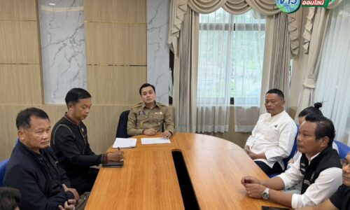 “ศรีสะเกษ” นายกพุทธสมาคมศรีสะเกษ เผย จับปลาเขตอภัยทาน มีความผิดทางกฎหมายประมง มีโทษทั้งจำทั้งปรับ ขณะที่ นอภ.เมืองศรีสะเกษ เร่งหาทางออกแก้ไขปัญหาน้ำเสีย-ปลาตาย ล่าสุดสั่งยกเลิกกิจกรรมแล้ว