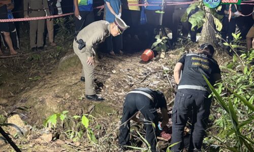 แม่จัน – สลดป่าชุมชนบ้านป่าเปา! หญิงสูงวัยดับปริศนาแผลฉกรรจ์ทั่วหัว ผกก.แม่จัน สั่งล่าฆาตกร