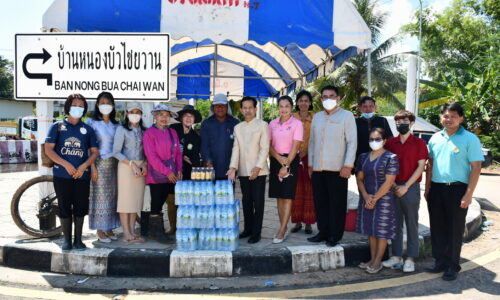 ศรีสะเกษ น้ำทะลักท่วมหนัก  25 ร.ร.ครูหอบสื่อการเรียนการสอนหนีน้ำโกลาหล