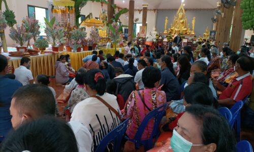 นครราชสีมา-พุทธศาสนิกชนจากทั่วสารทิศ ร่วมประเพณีทอดกฐินสามัคคี วัดบุพรมราช(ป่าฤทธิไกร)
