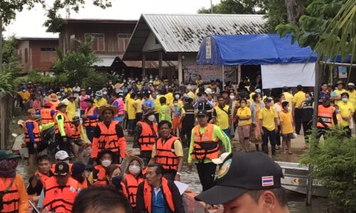 ศรีสะเกษ ลุงตู่ทุ่ม 30,000 ล้านบาททำโครงการสานฝันสร้างอาชีพช่วยชาวบ้านหลังน้ำท่วมลดลง