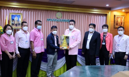 พิษณุโลก นายก อบจ.พิษณุโลก ร่วมแสดงความยินดีกับหัวหน้าส่วนราชการในโอกาสเข้ารับตำแหน่งเป็น ผอ.