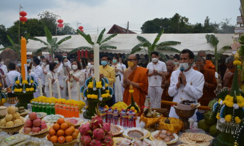 ศรีสะเกษ หลวงพ่อพุฒเชิญร่วมพิธีไหว้ครูบูชาคุณหลวงปู่สรวงในวันแห่งความรัก