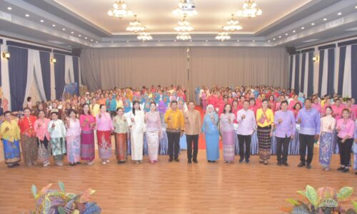 พังงา-จังหวัดพังงาจัดกิจกรรมให้ความรู้พัฒนาบทบาทและศักยกาพผู้นำองค์กรสตรีจาก8อำเภอ
