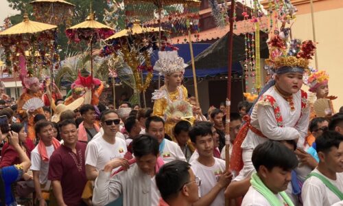จังหวัดเชียงใหม่ บวชส่างลองยิ่งใหญ่อนุรักษ์ประเพณีล้านนาไทย